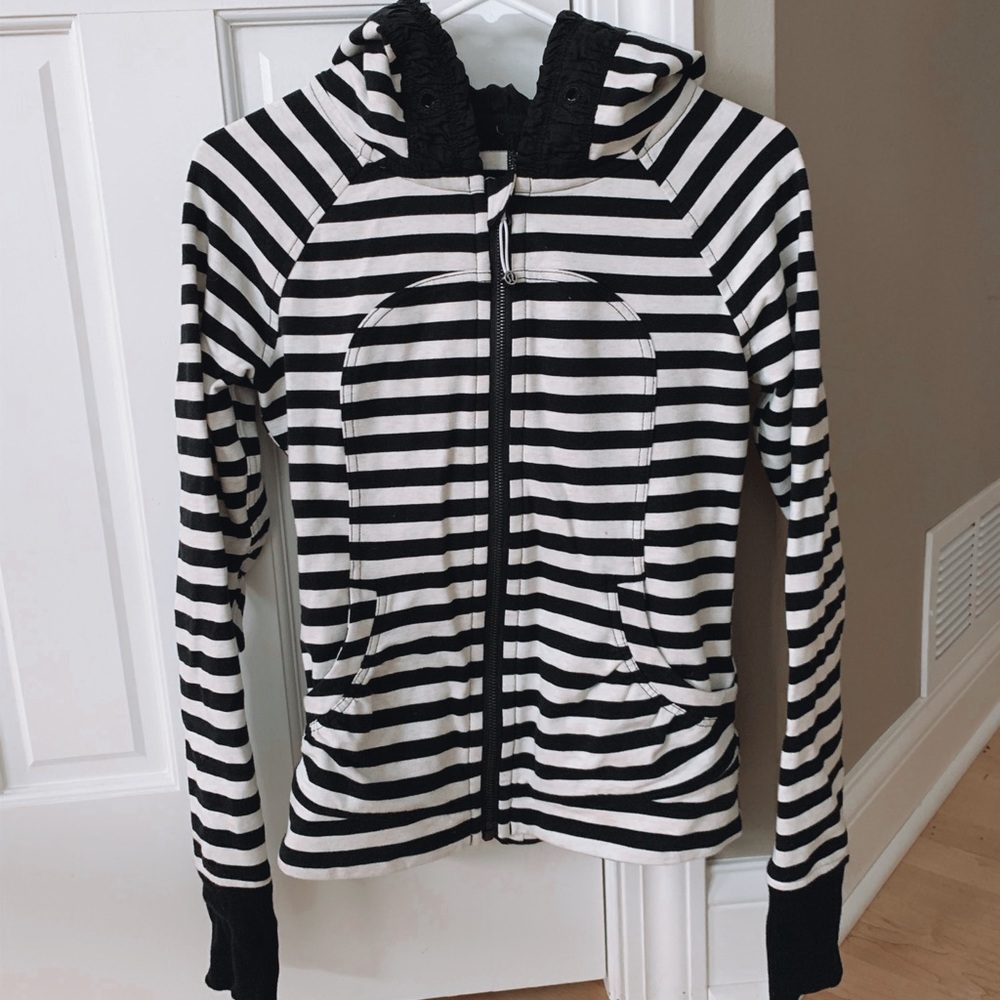 Lululemon Size 2 Thick Zip-Up